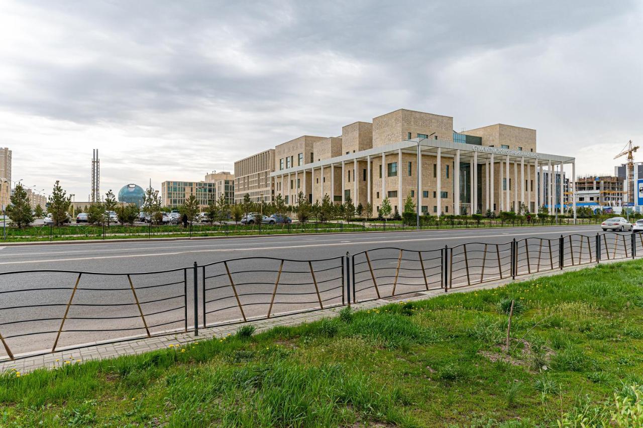 Шикарная Квартира На Против Сада Astana Luaran gambar